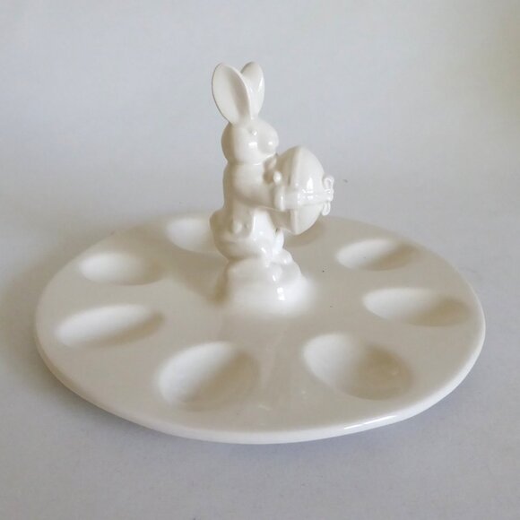 NEW VINTAGE CERAMIC EASTER BUNNY RABBIT WHITE DEVILED EGG SERVING DISH PLATE - Picture 1 of 13